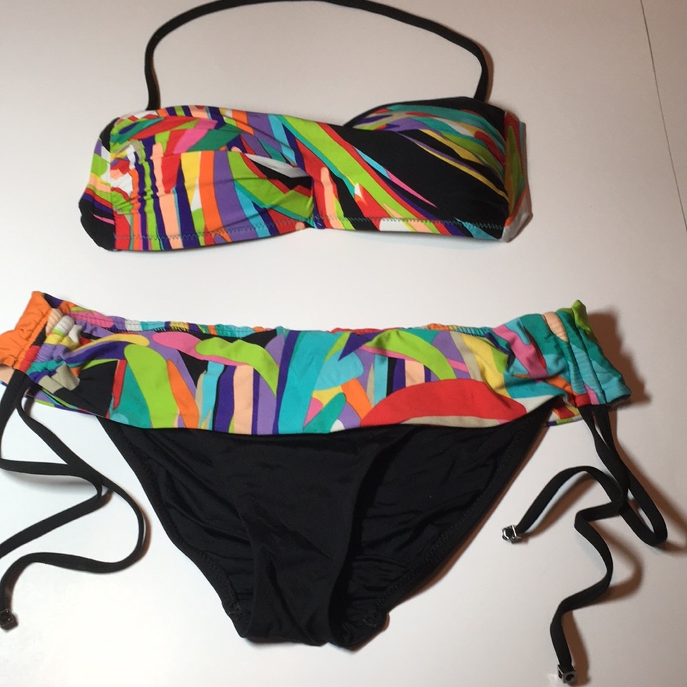 Trina Turk size 6/8 swimsuit EUC